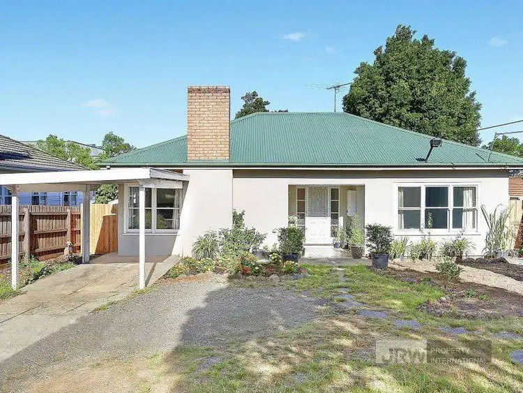 Main view of Homely house listing, 5 Jordan Grove, Glen Waverley VIC 3150