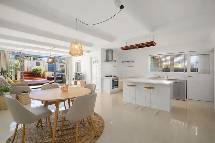 69A Coleman Crescent, Melville WA 6156