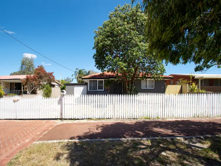 33 Diana Crescent, Lockridge WA 6054