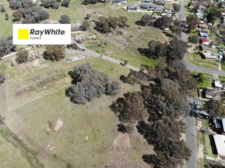 38 Quandong Avenue, Tumut NSW 2720