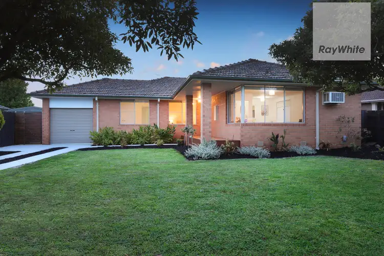 11 Barrington Crescent, Gladstone Park VIC 3043
