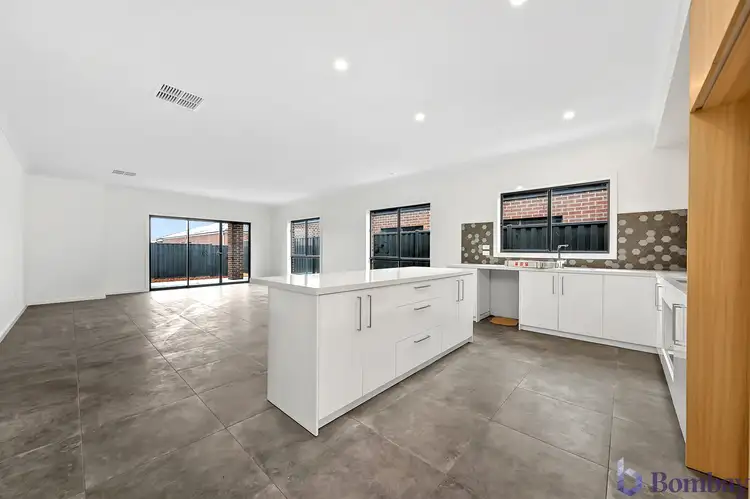 30 Nesci Street, Doreen VIC 3754