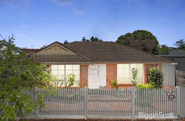 Main view of Homely unit listing, 2/37 Muir Street, Mount Waverley VIC 3149