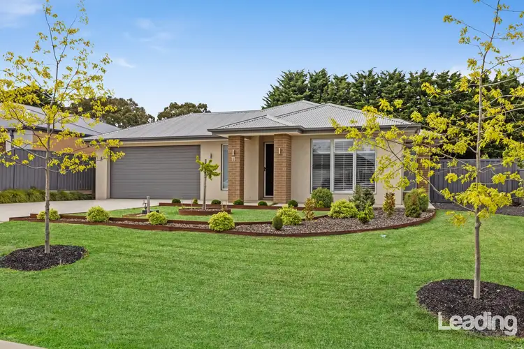 11 Casuarina Drive, Romsey VIC 3434