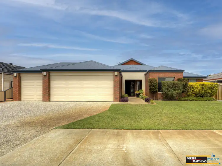 3 Archer Way, Wattle Grove WA 6107