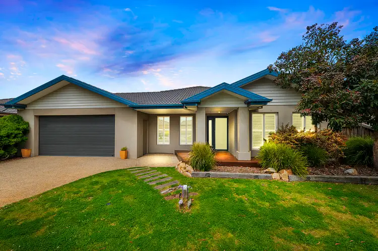 5 Ben Hall Street, Cranbourne East VIC 3977