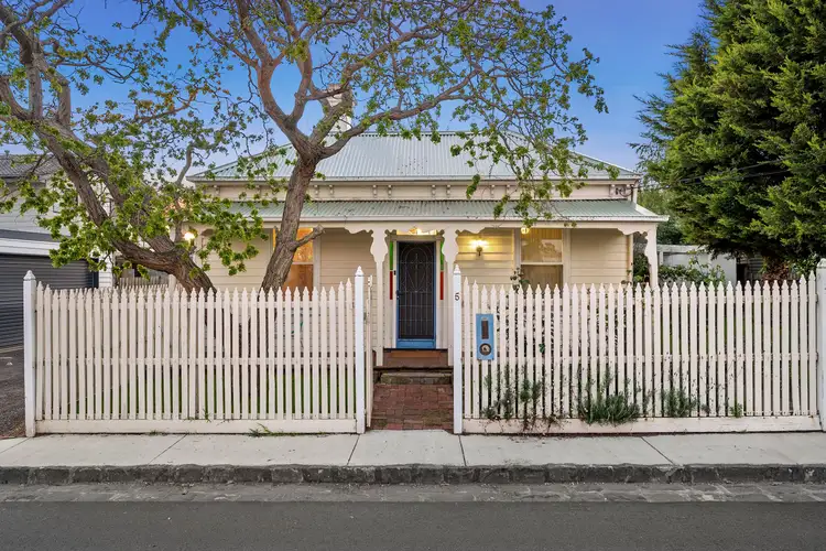 5 Westcott Place, Newtown VIC 3220