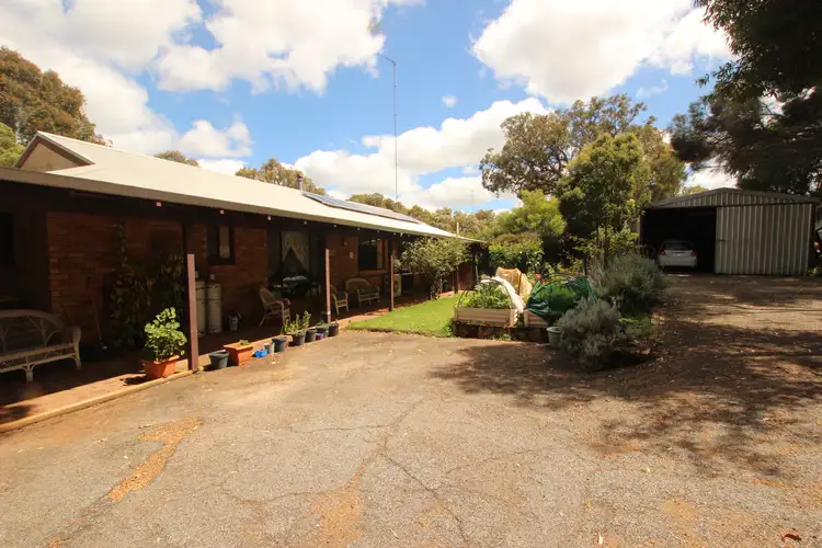 21 Russell Drive, Waroona WA 6215