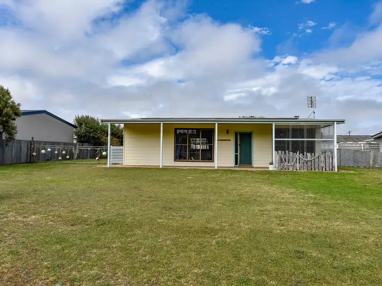 11 Reserve Rd, Boatswain Point SA 5275