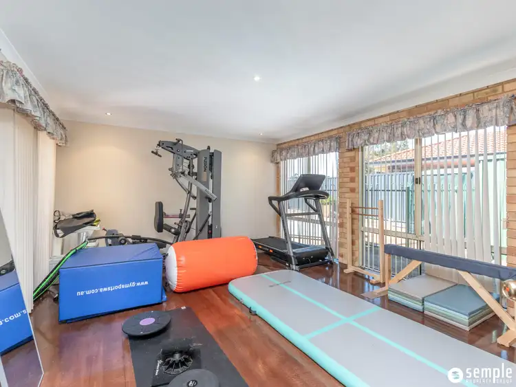 Sixth view of Homely house listing, 2 Aylesbury Close, Jandakot WA 6164