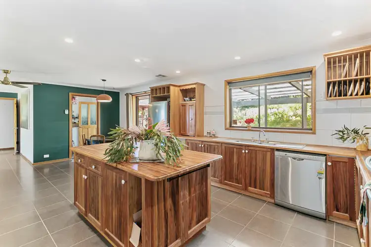 7 Stanbury Avenue, Happy Valley SA 5159