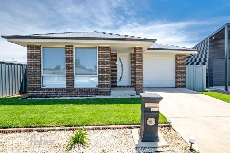 5 Balmoral Drive, Orange NSW 2800
