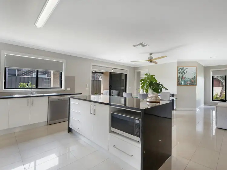 Second view of Homely townhouse listing, 2/7 Lysterfield Lane, Wodonga VIC 3690