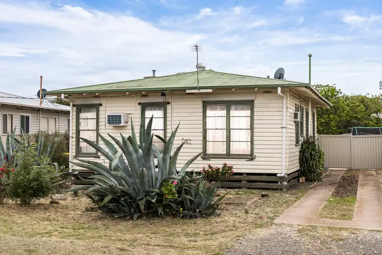 8 Elizabeth Street, Horsham VIC 3400