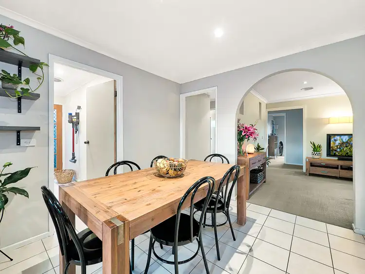 Sixth view of Homely house listing, 7 Caroline Crescent, Cranbourne West VIC 3977