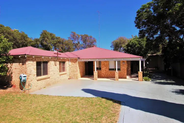 22 Hawksley Drive, Waroona WA 6215