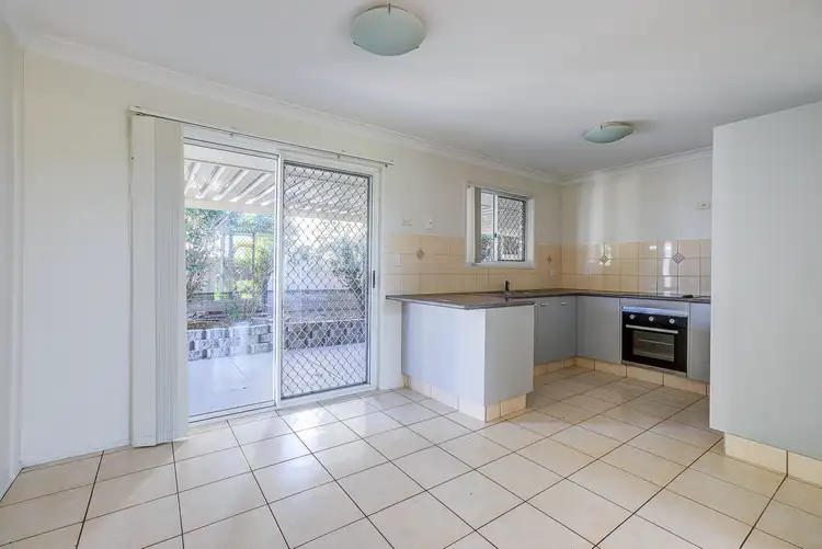 Fifth view of Homely house listing, 10 Debanie Court, Marsden QLD 4132
