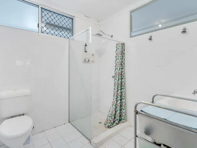 Sixth view of Homely other listing, 2/440 McCoombe Street, Mooroobool QLD 4870