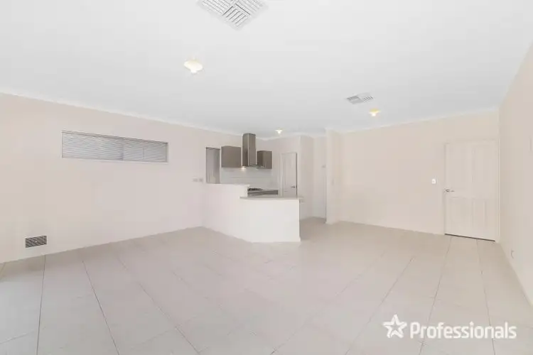 Fifth view of Homely villa listing, 2/35 Mosedale Loop, Waikiki WA 6169