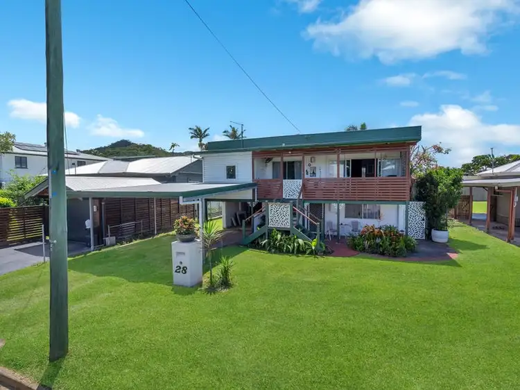 28 Howe Street, Cairns North QLD 4870