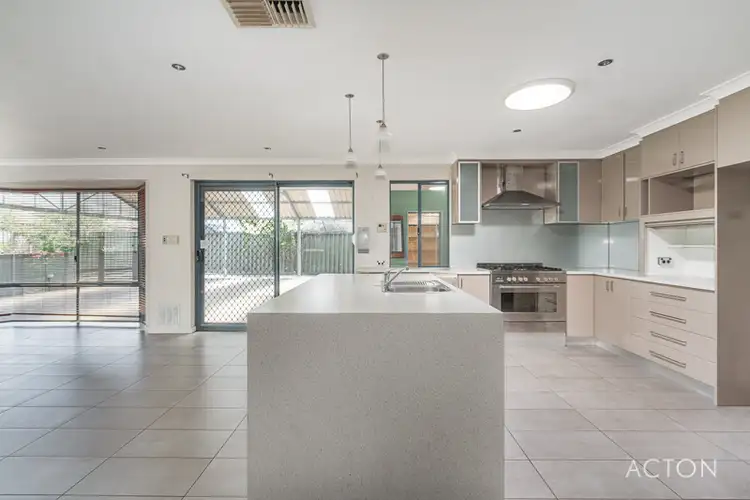 14 Birdsong Grove, Greenfields WA 6210