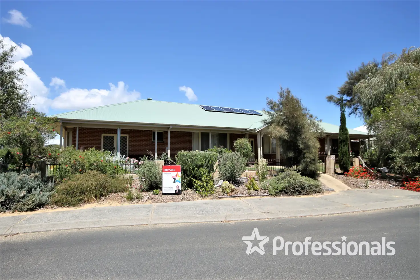 Main view of Homely house listing, 5 Brennans Way, Australind WA 6233