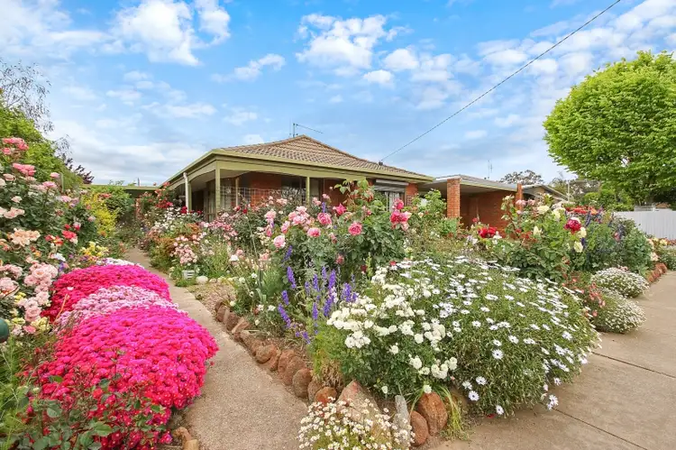76 Monds Avenue, Benalla VIC 3672