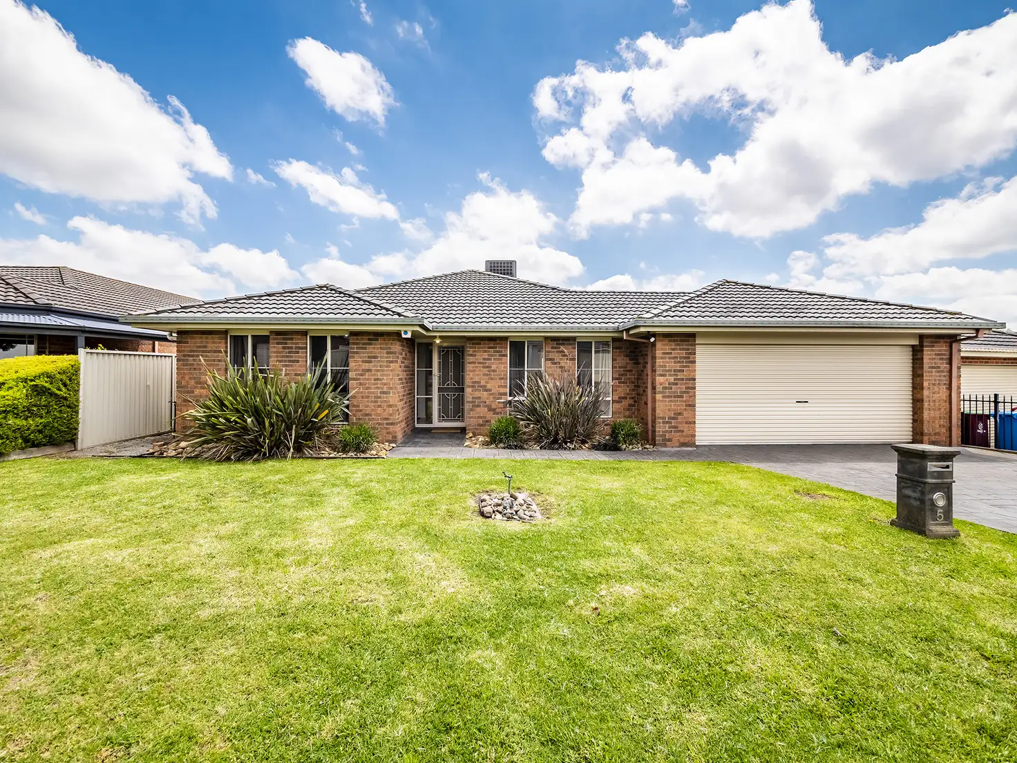 Main view of Homely house listing, 5 Stone Hill Circuit, Cranbourne East VIC 3977