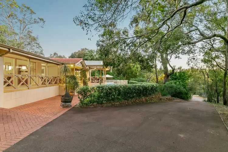 64 Falls Road, Lesmurdie WA 6076