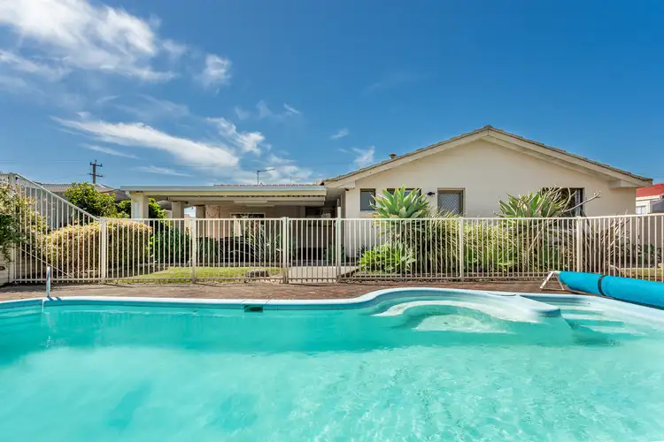 15 Crampton Avenue, Eaton WA 6232