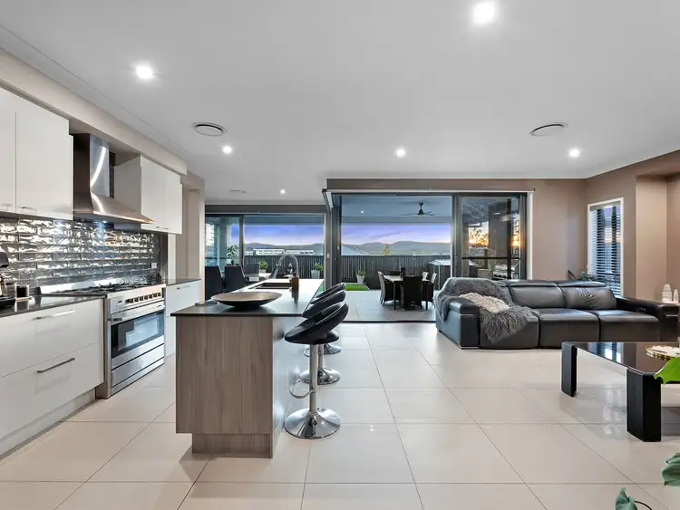 83 Greenview Avenue, South Ripley QLD 4306