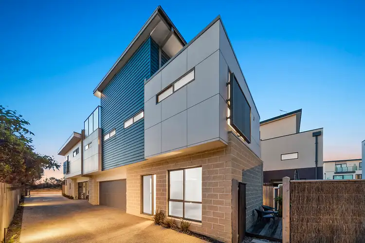 2/204 Nepean Highway