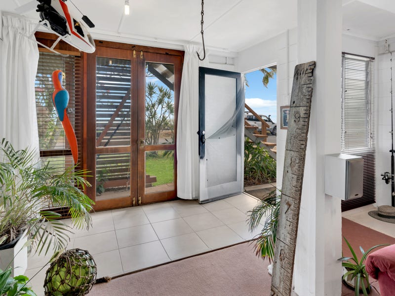 Fifth view of Homely house listing, 189 O'Shea Esplanade, Machans Beach QLD 4878