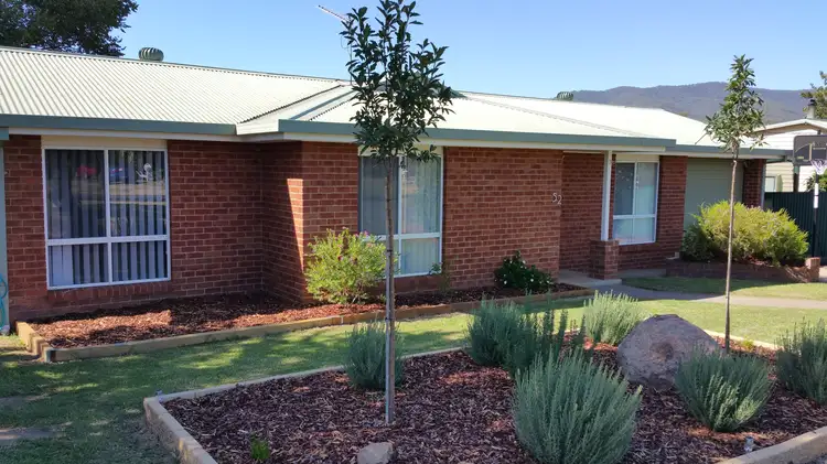 52 CURRAWONG ROAD, Tumut NSW 2720