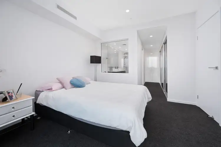 Sixth view of Homely unit listing, 5604/5 Harbour Side Court, Biggera Waters QLD 4216