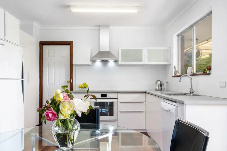 3 Petunia Street, Kalamunda WA 6076