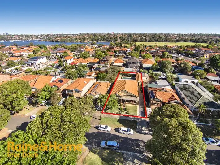 19 Howley Street, Rodd Point NSW 2046