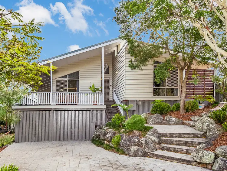 1 Chatswood Court, Arana Hills QLD 4054