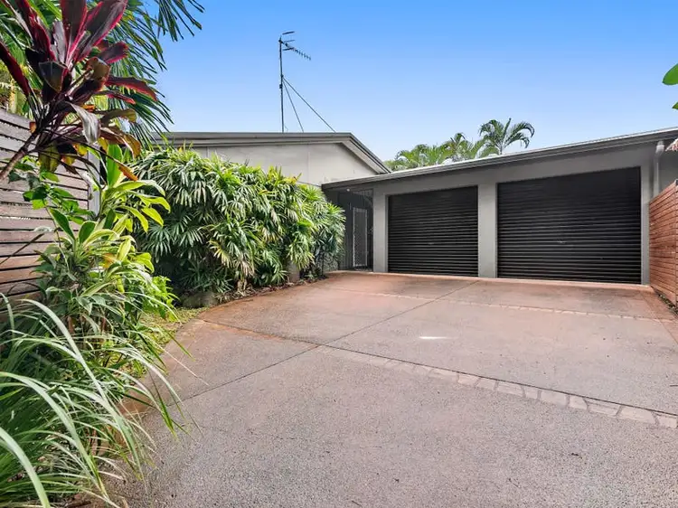 5 Lomatia Close, Redlynch QLD 4870
