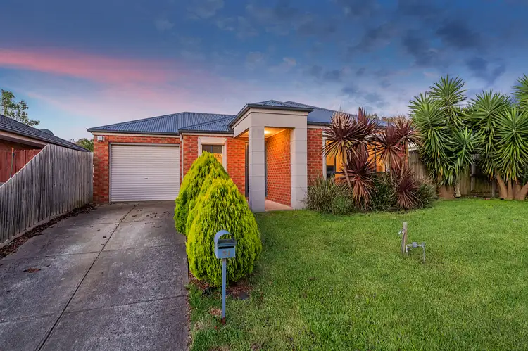 31 Taplan Crescent, Cranbourne West VIC 3977