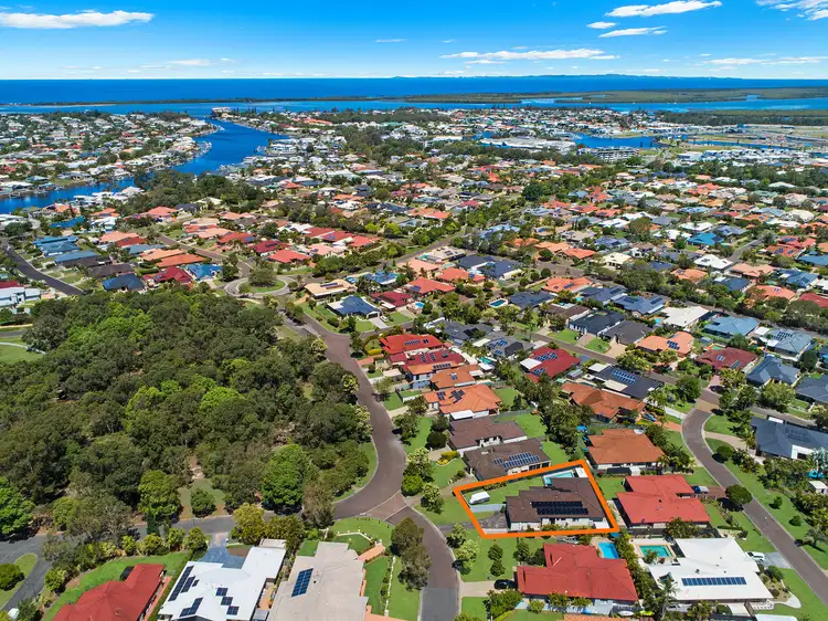 18 Agincourt St, Pelican Waters QLD 4551