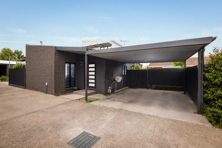 2/9 Pryors Road, Horsham VIC 3400