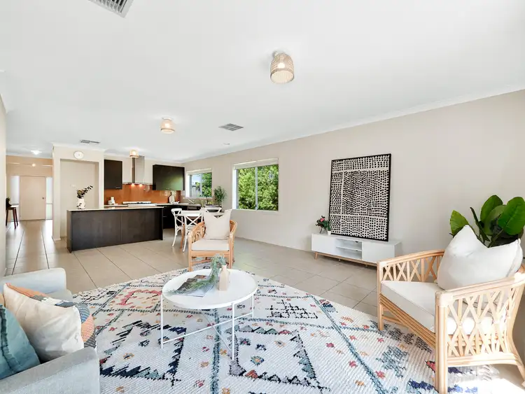 Sixth view of Homely house listing, 2 Buckthorn Drive, Cranbourne North VIC 3977