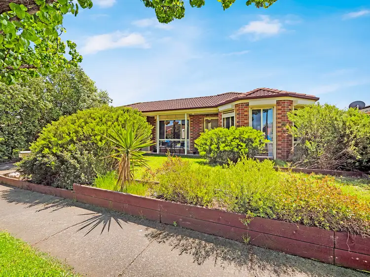 12 Tauna Place, Cranbourne West VIC 3977