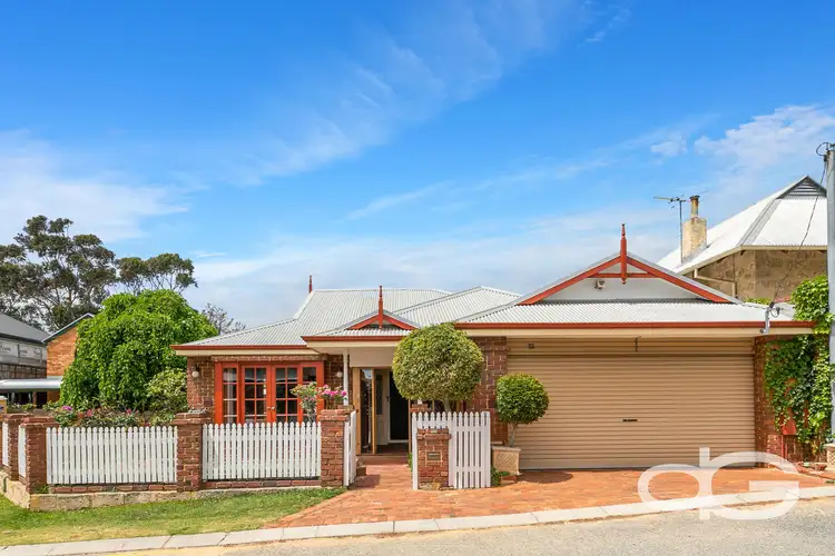 11 Dale Street, South Fremantle WA 6162