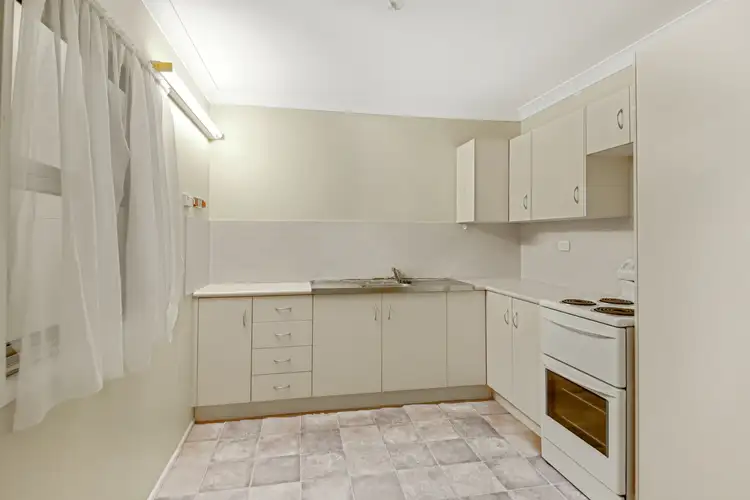 Fourth view of Homely house listing, 2/8 STUMM STREET, Park Avenue QLD 4701
