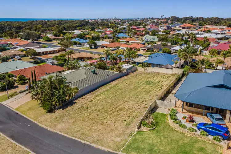 11 Dryandra Place, Halls Head WA 6210