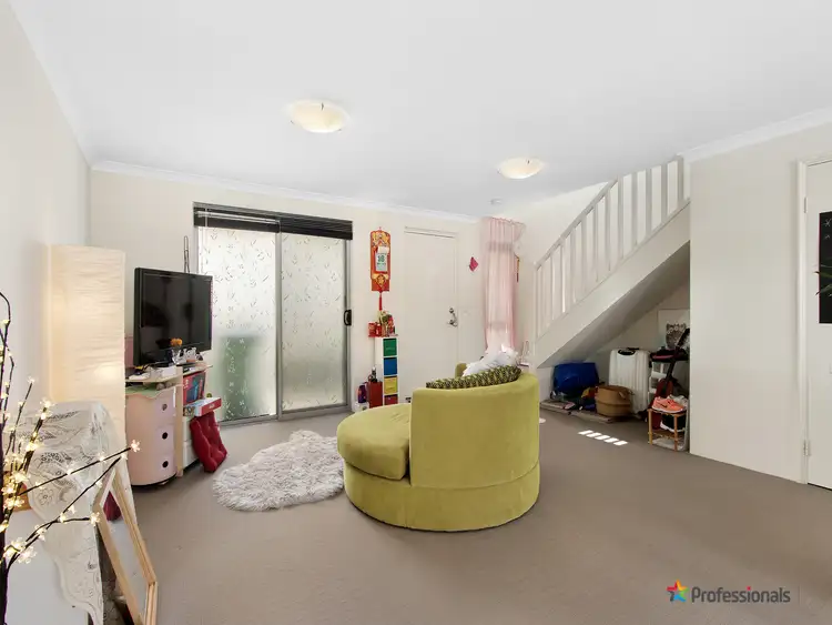 Fifth view of Homely semi-detached listing, 15 Indich Avenue, Medina WA 6167