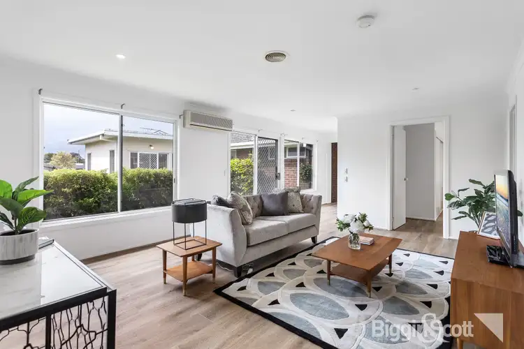 Third view of Homely house listing, 2 Clovelly Court, Mount Waverley VIC 3149
