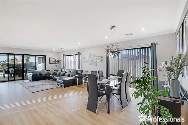 5 Worcester Bend, Piara Waters WA 6112
